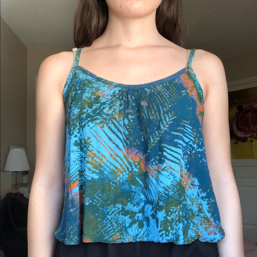 blue tank top